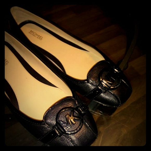Black Flats - Picture 1 of 5